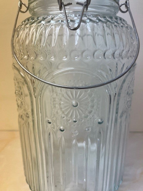 Glass drinks dispenser