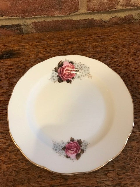 6 piece rose tea cup, saucer and cake plate